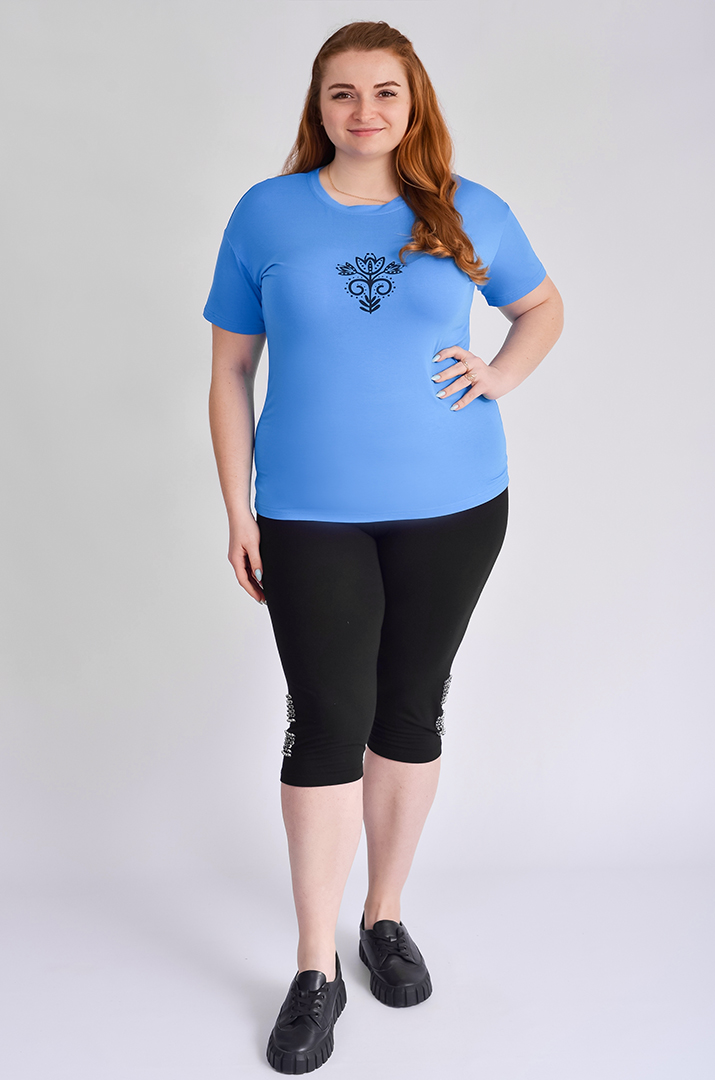 Футболка довга з невеликим принтом великих розмірів