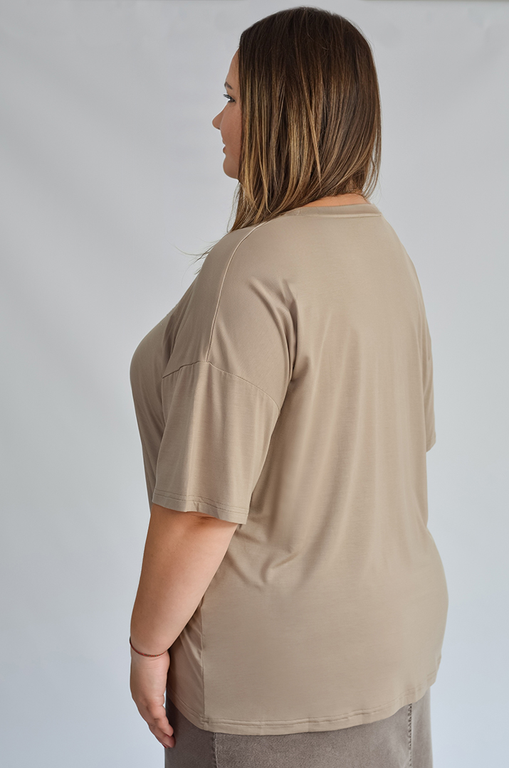 Футболка коротка з аплікацією великих розмірів