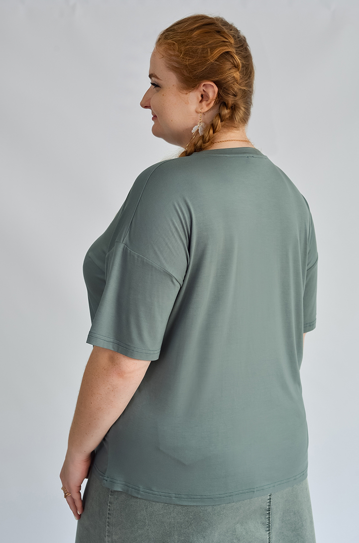 Футболка коротка з аплікацією великих розмірів