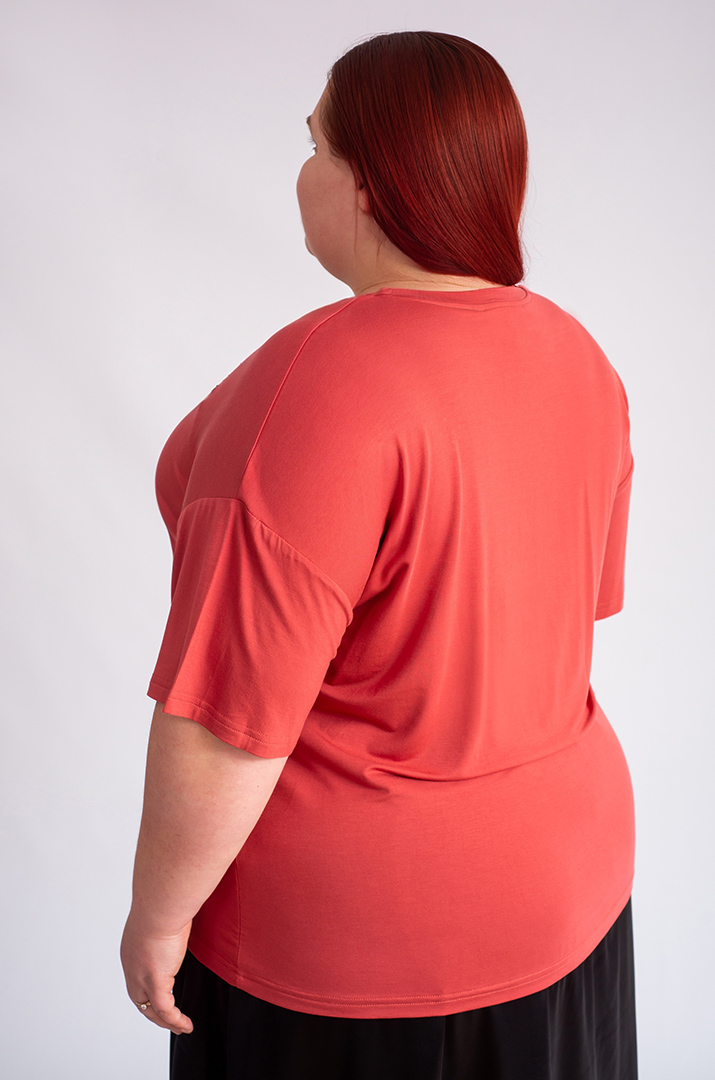 Футболка коротка з аплікацією великих розмірів