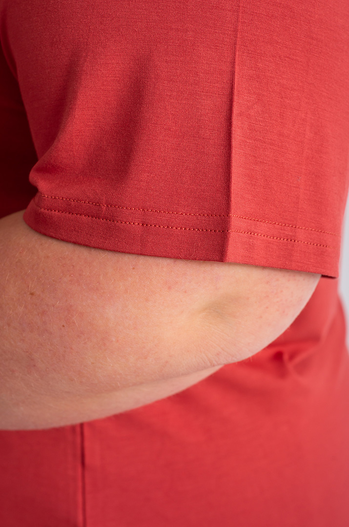 Футболка коротка з аплікацією великих розмірів