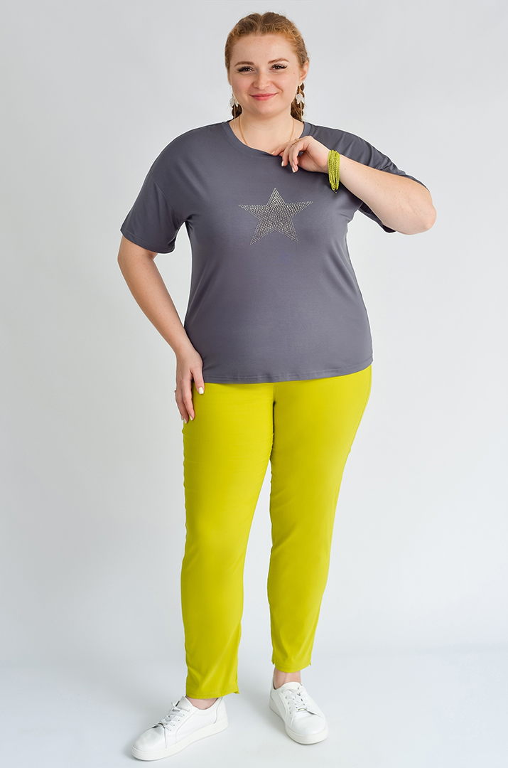 Футболка коротка з декором у формі зірки зі стразів великих розмірів