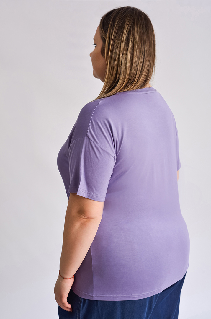 Футболка коротка з декором у формі зірки зі стразів великих розмірів