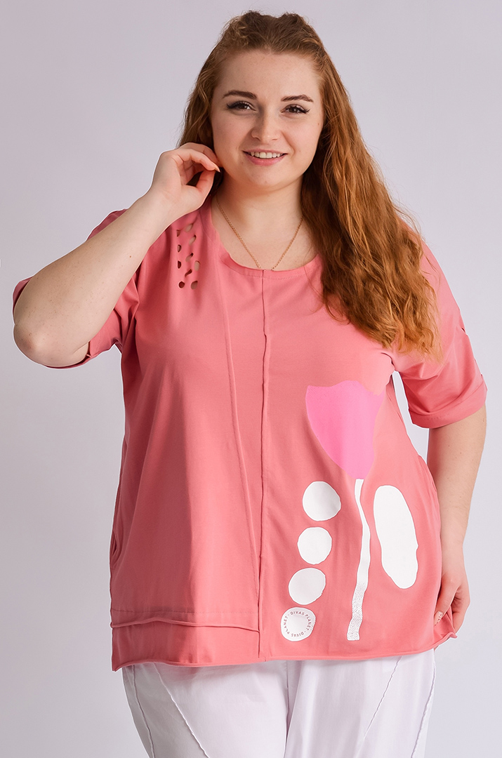 Футболка довга з фігурними прорізами та принтом великих розмірів