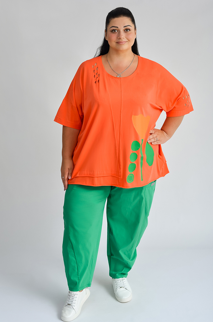 Футболка довга з фігурними прорізами та принтом великих розмірів