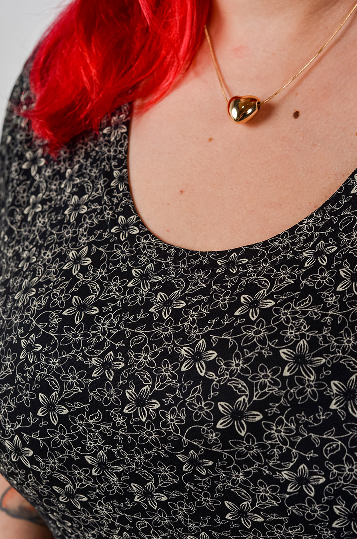 Футболка коротка великих розмірів