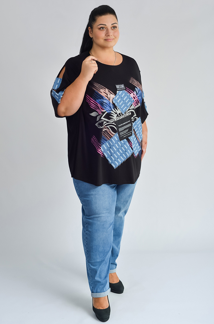 Футболка з контрастним принтом і нашивками великих розмірів