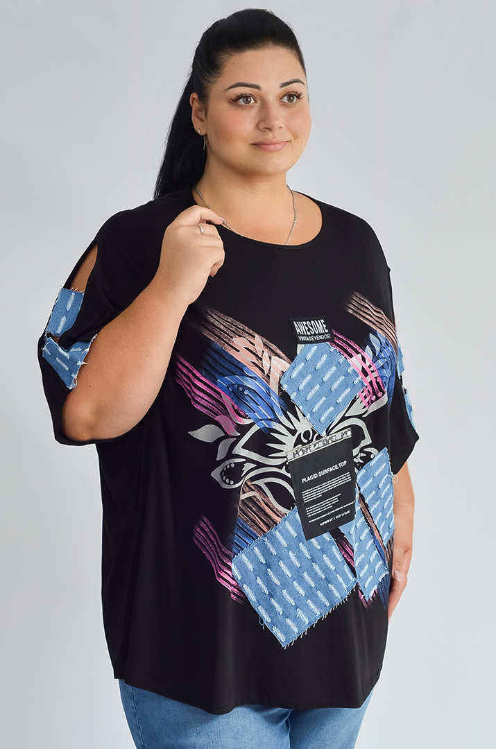 Футболка з контрастним принтом і нашивками великих розмірів