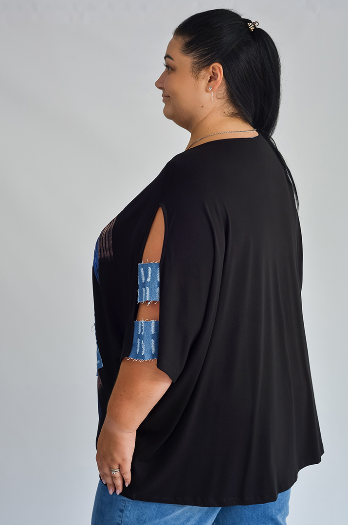 Футболка з контрастним принтом і нашивками великих розмірів