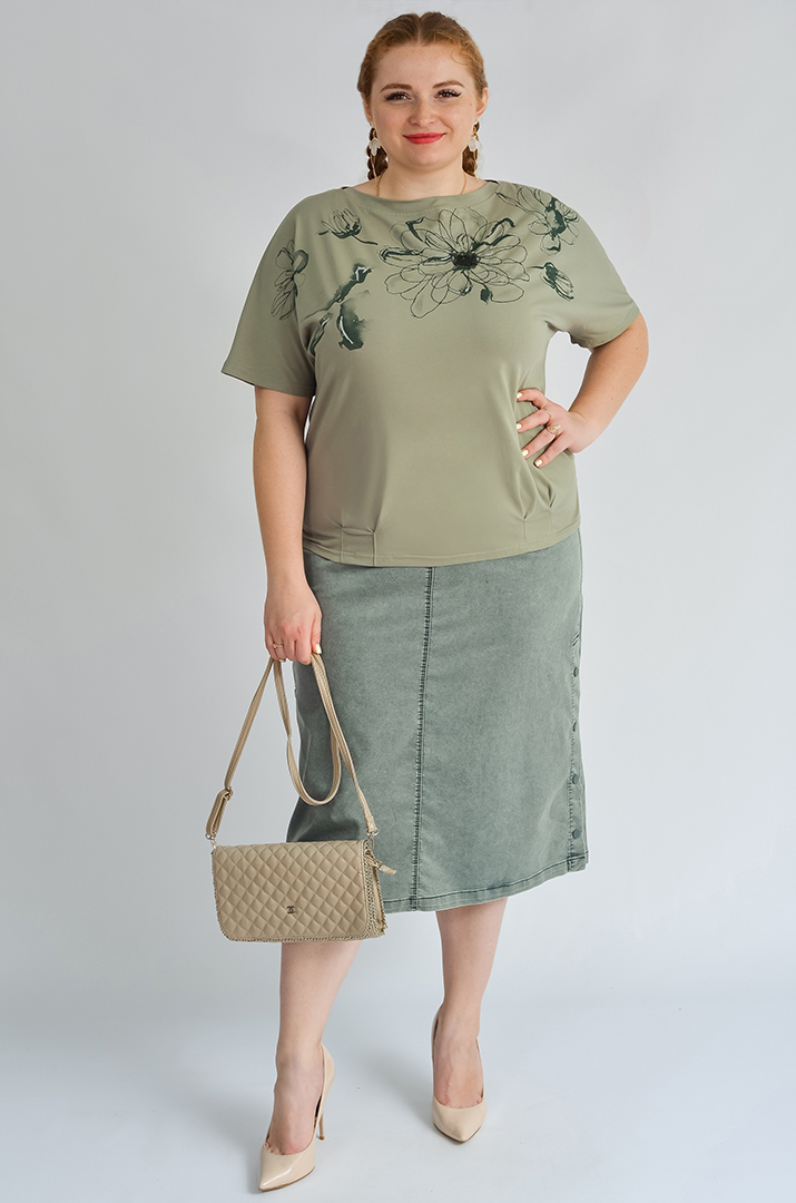 Футболка коротка з абстрактними квітами великих розмірів