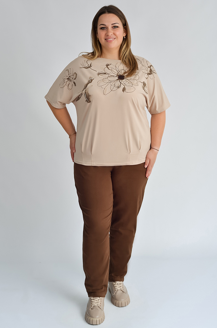 Футболка коротка з абстрактними квітами великих розмірів