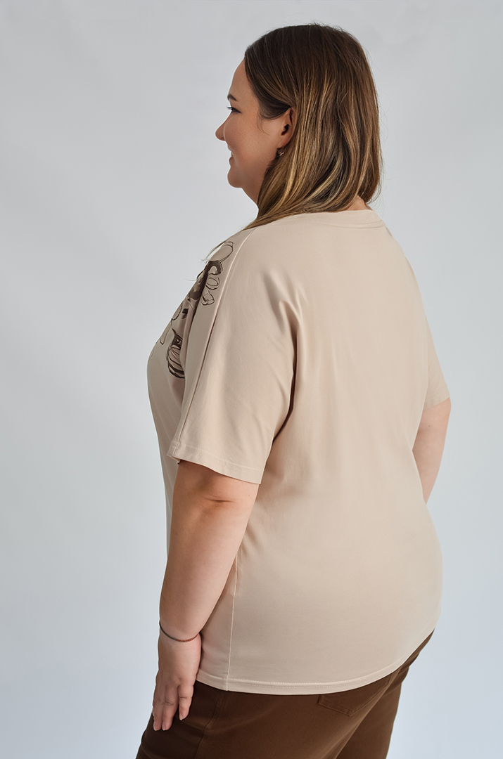 Футболка коротка з абстрактними квітами великих розмірів