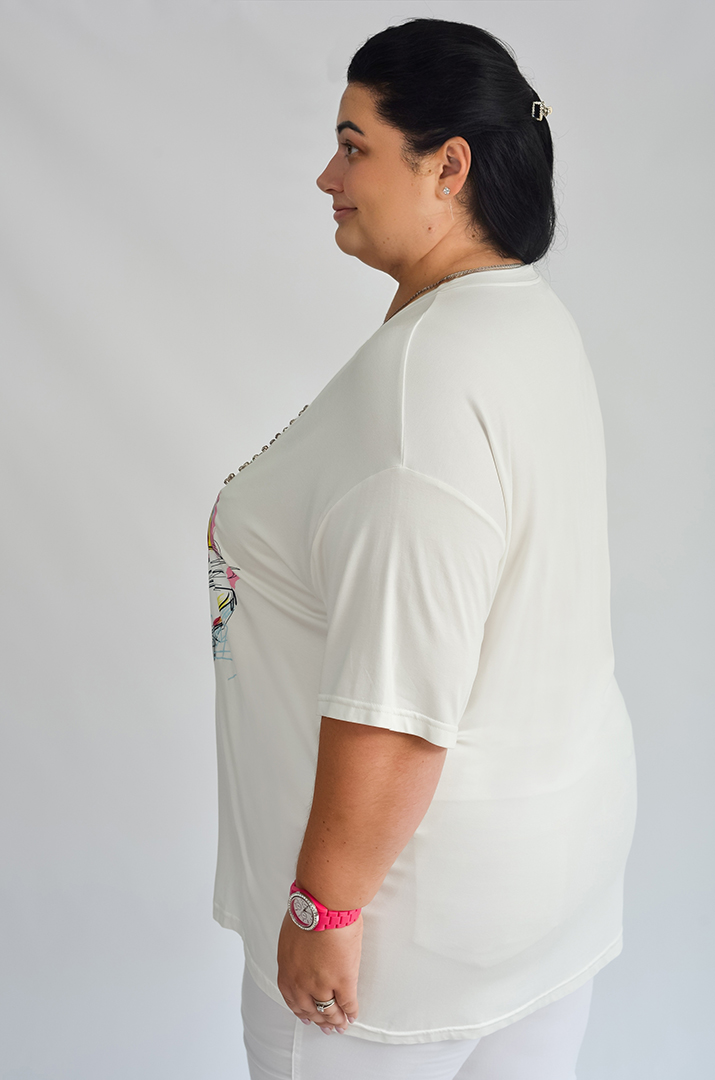 Футболка з яскравим принтом та стразами великих розмірів