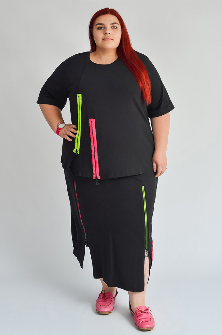 Футболка довга з яскравими блискавками великих розмірів