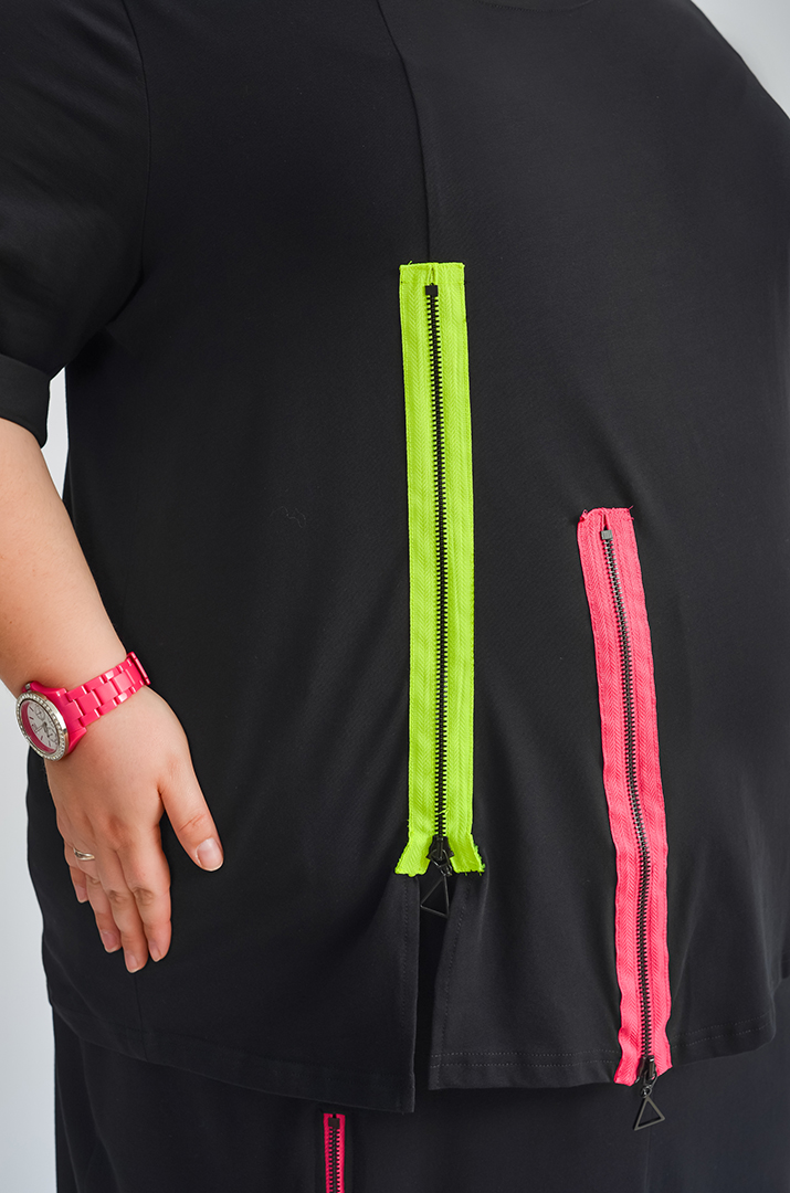 Футболка довга з яскравими блискавками великих розмірів