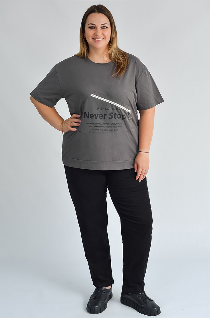 Футболка коротка з написом великих розмірів