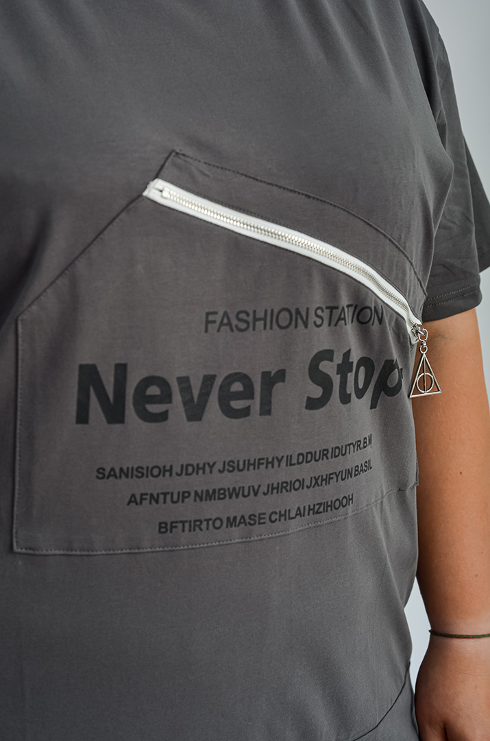 Футболка коротка з написом великих розмірів