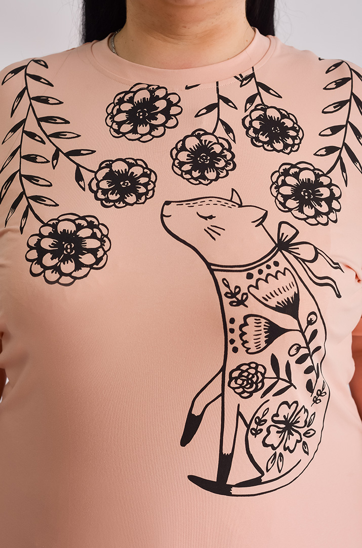 Футболка довга з принтом великих розмірів