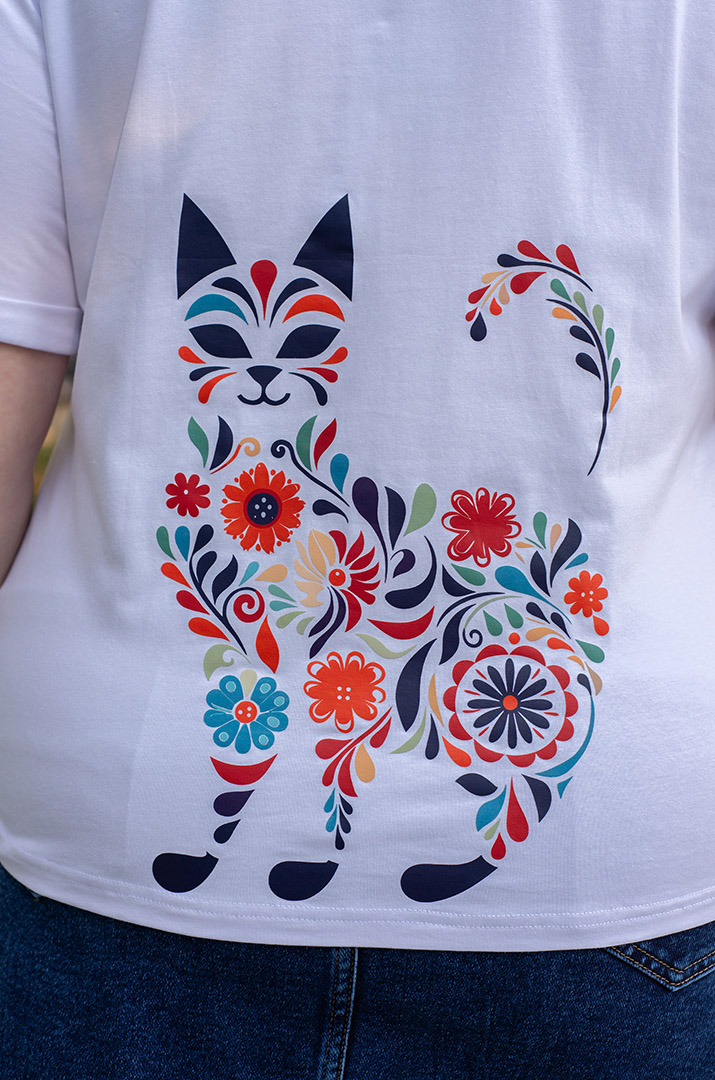 Футболка з котиком в орнамент великих розмірів