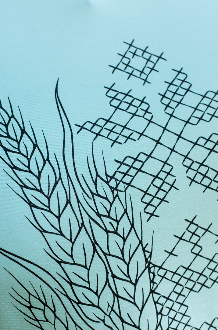 Футболка у етно-стилі великих розмірів