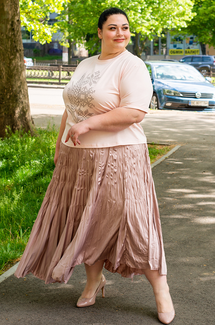 Футболка у етно-стилі великих розмірів