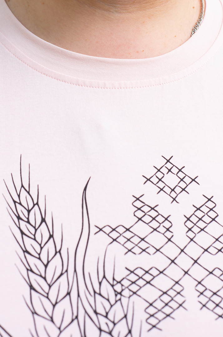 Футболка у етно-стилі великих розмірів