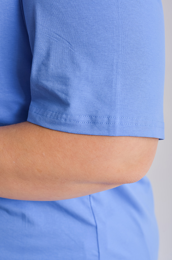 Футболка коротка з прикрасою великих розмірів