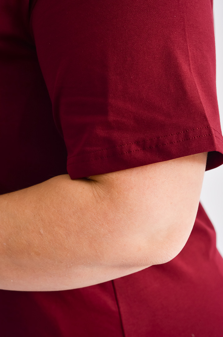 Футболка коротка з прикрасою великих розмірів