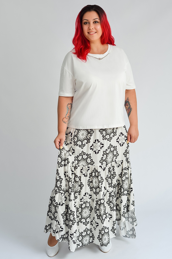 Футболка коротка з прикрасою великих розмірів