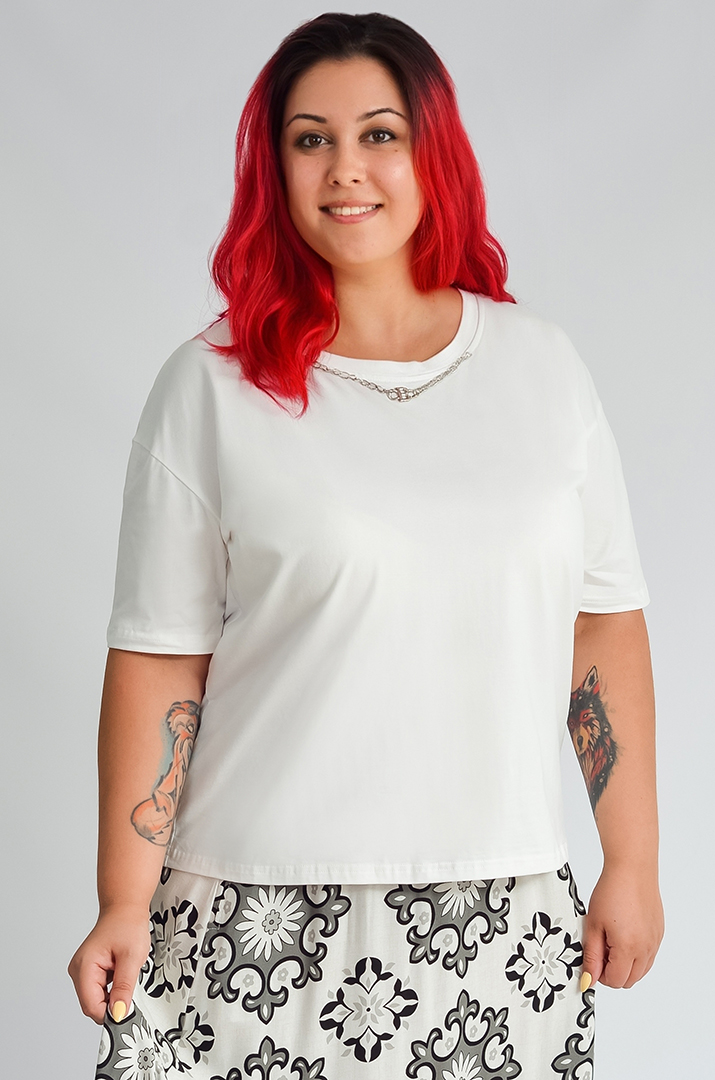 Футболка коротка з прикрасою великих розмірів