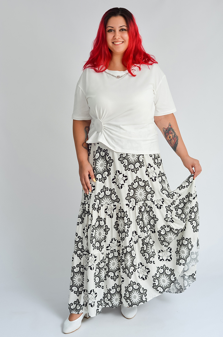 Футболка коротка з прикрасою великих розмірів