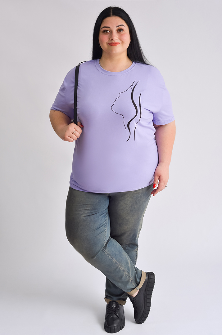 Футболка трикотажна з мінімалістичним принтом великих розмірів