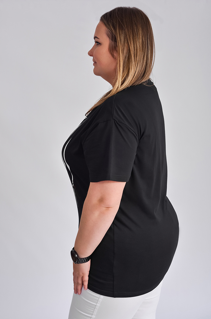 Футболка трикотажна з мінімалістичним принтом великих розмірів