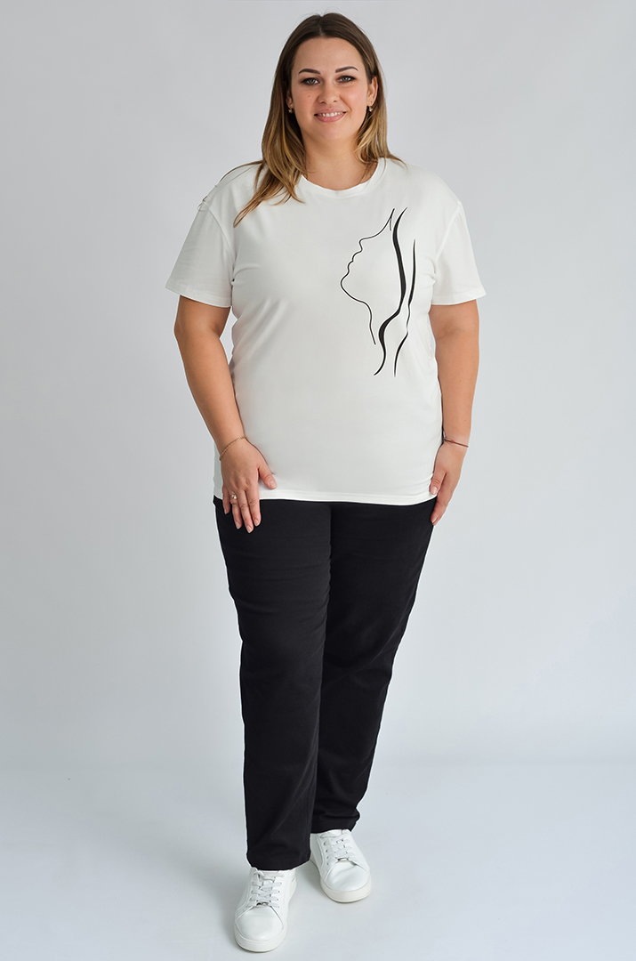 Футболка трикотажна з мінімалістичним принтом великих розмірів