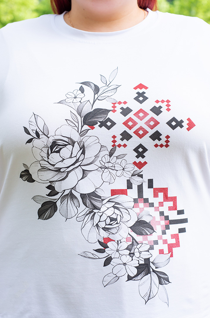 Футболка трикотажна з принтом-вишивкою великих розмірів