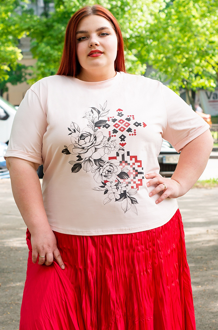 Футболка трикотажна з принтом-вишивкою великих розмірів