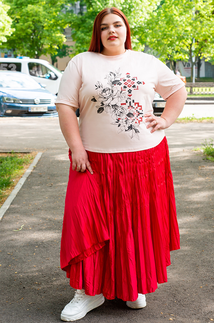 Футболка трикотажна з принтом-вишивкою великих розмірів