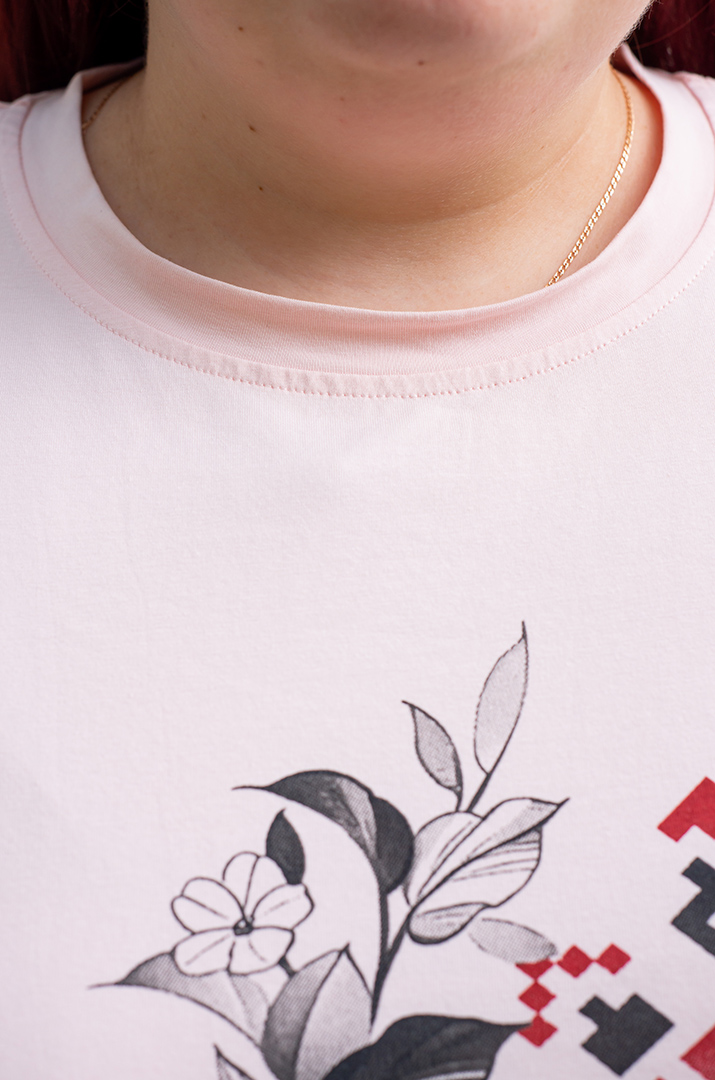 Футболка трикотажна з принтом-вишивкою великих розмірів