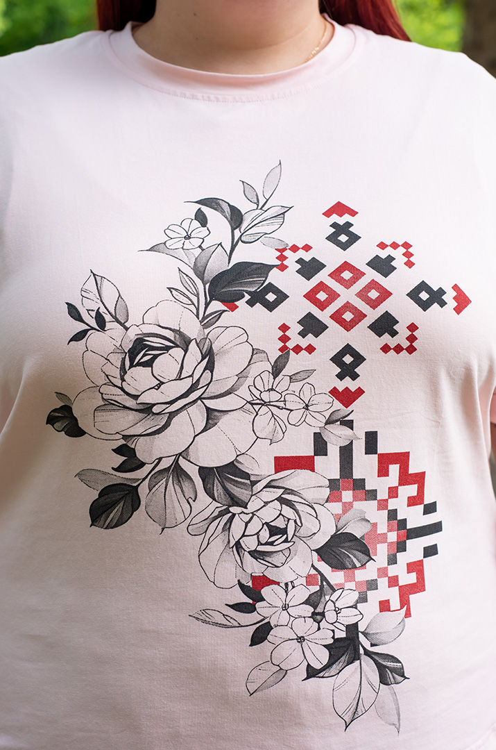 Футболка трикотажна з принтом-вишивкою великих розмірів