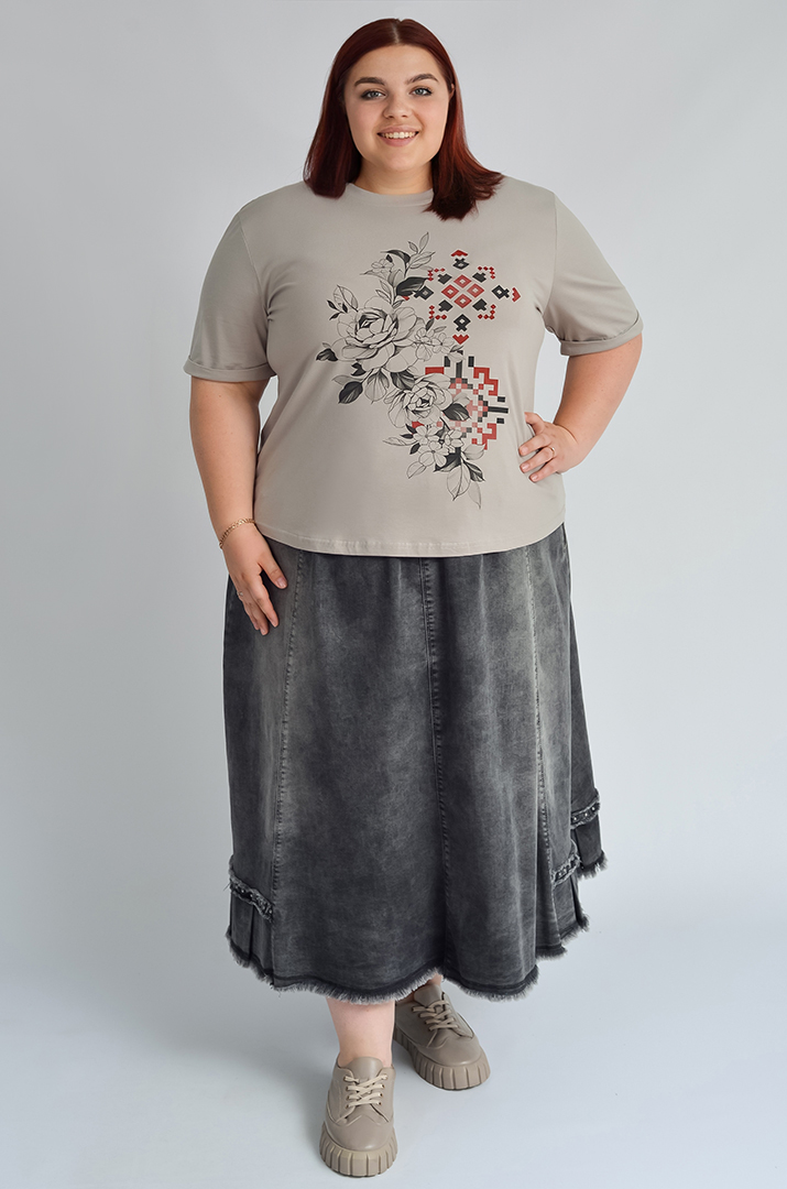 Футболка трикотажна з принтом-вишивкою великих розмірів