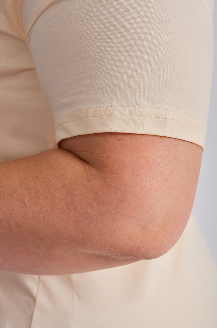 Футболка коротка з написом і принтом великих розмірів