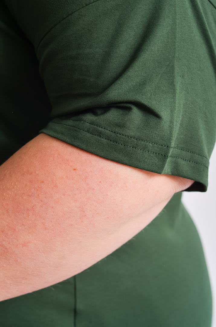 Футболка коротка з написом і принтом великих розмірів