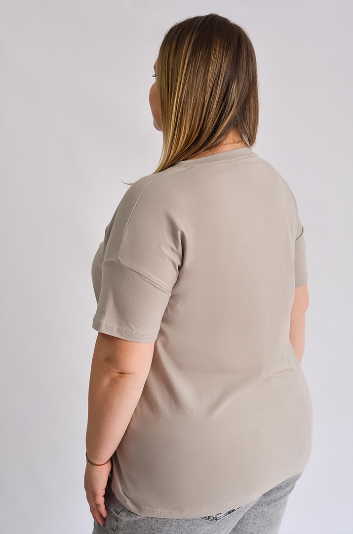 Футболка коротка з написом і принтом великих розмірів