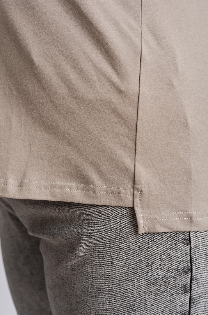 Футболка коротка з написом і принтом великих розмірів