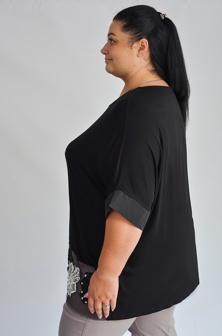 Футболка з квітковим декором по низу великих розмірів