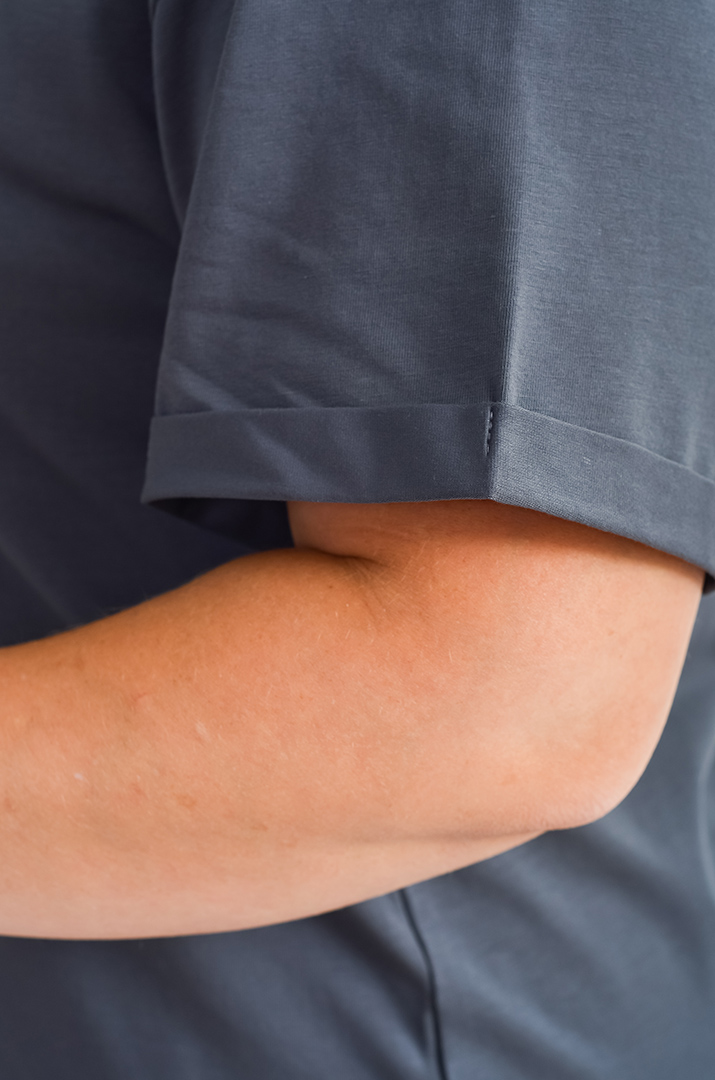 Футболка довга з мультяшним принтом великих розмірів