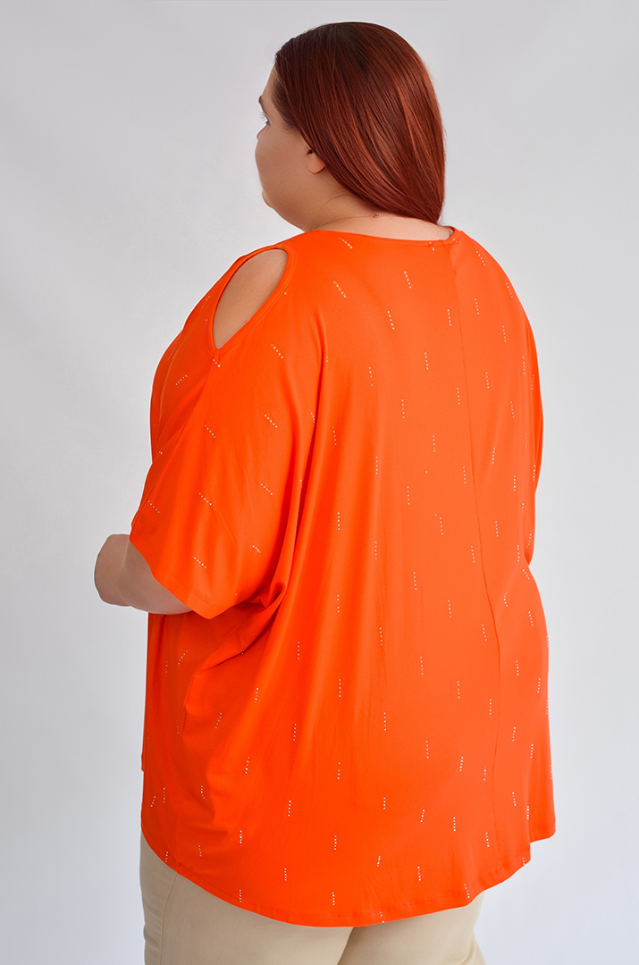 Футболка довга з вирізами на плечах та стразами великих розмірів