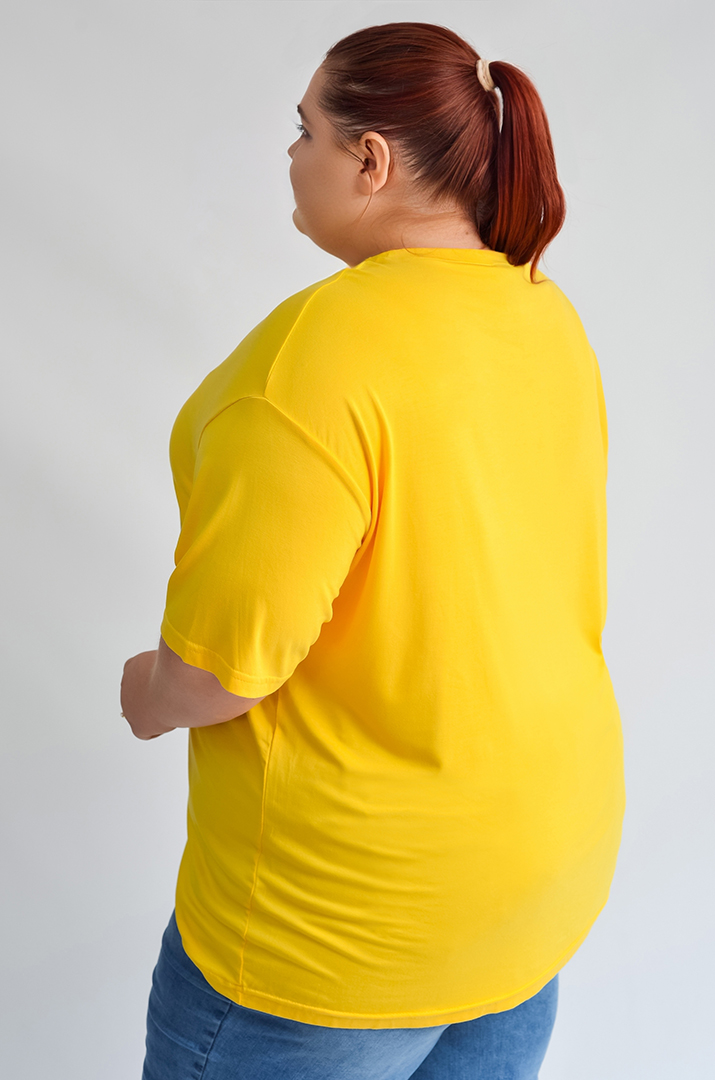 Футболка з креативним принтом великих розмірів