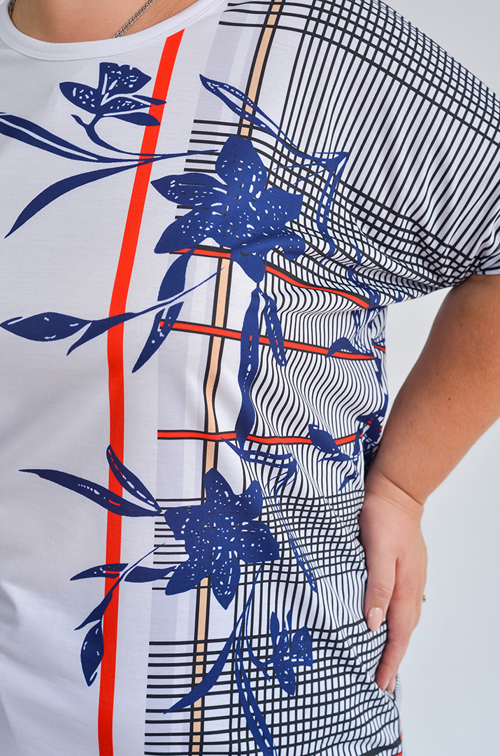 Футболка довга з квітково-геометричним принтом великих розмірів