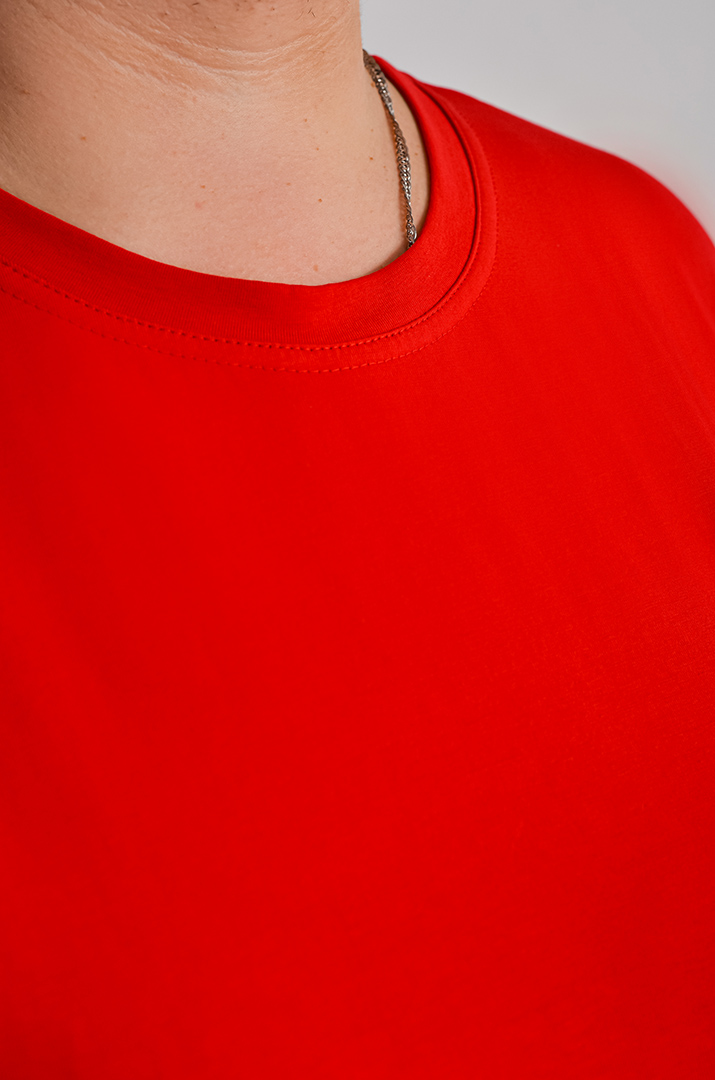 Базова довга футболка в однотонному виконанні великих розмірів